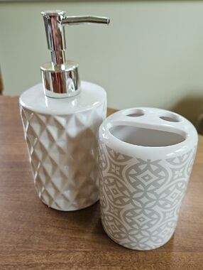 Ceramic Bathroom Set
